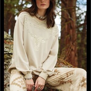 DOUBLE D RANCH Studded Longhorn Western Sweatshirt in Prairie- women’s xs